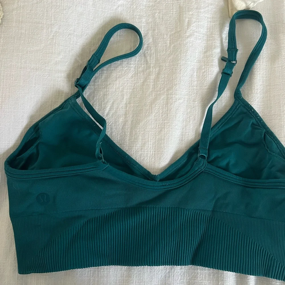 Lululemon Ebb to Street Bra II Size 6 in Teal - Picture 2 of 4